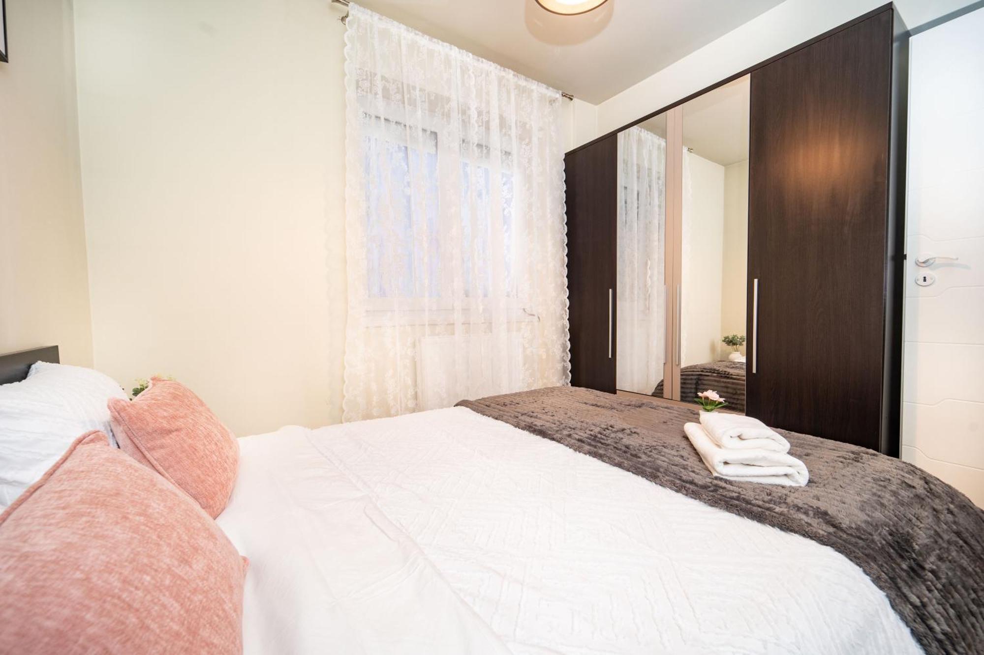 Central Elegant - Anastasia Apartment - By Openhouse ティミショアラ エクステリア 写真